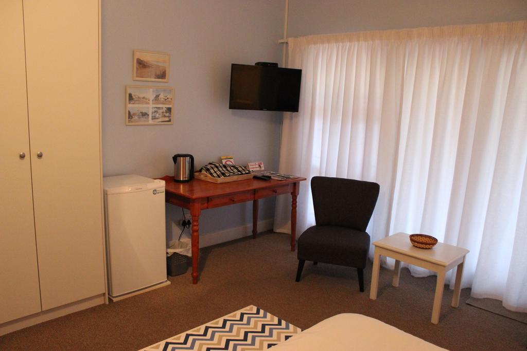 Smuts Ave. Guest Rooms Hermanus Eksteriør billede